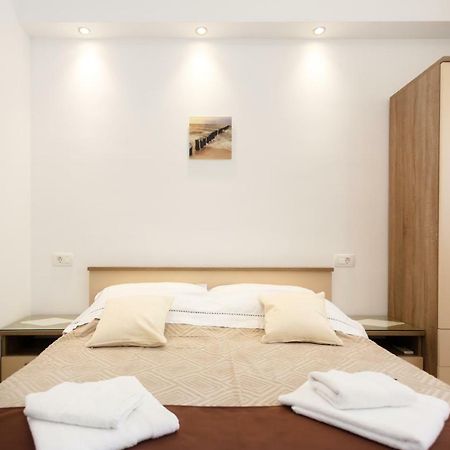 Apartment Rosemary 24 Крк Екстер'єр фото