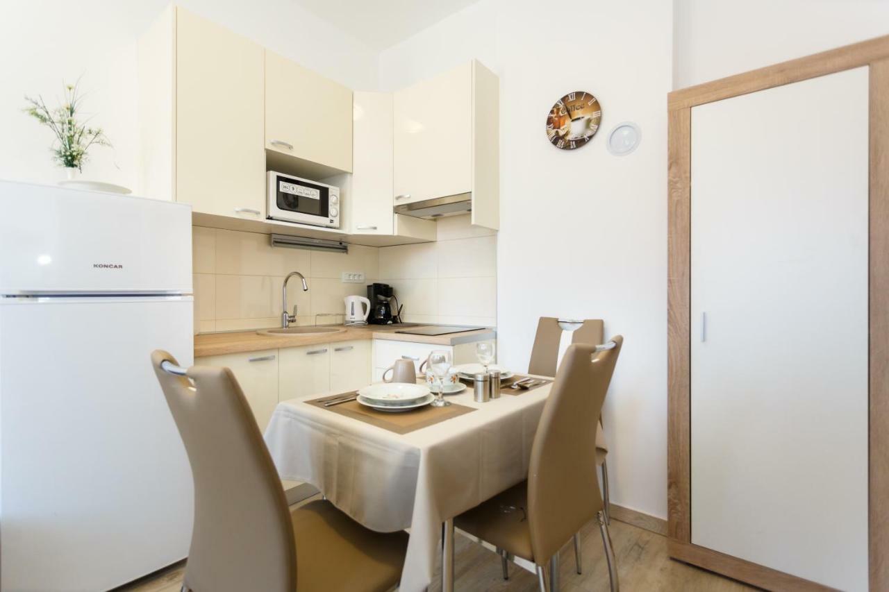 Apartment Rosemary 24 Крк Екстер'єр фото