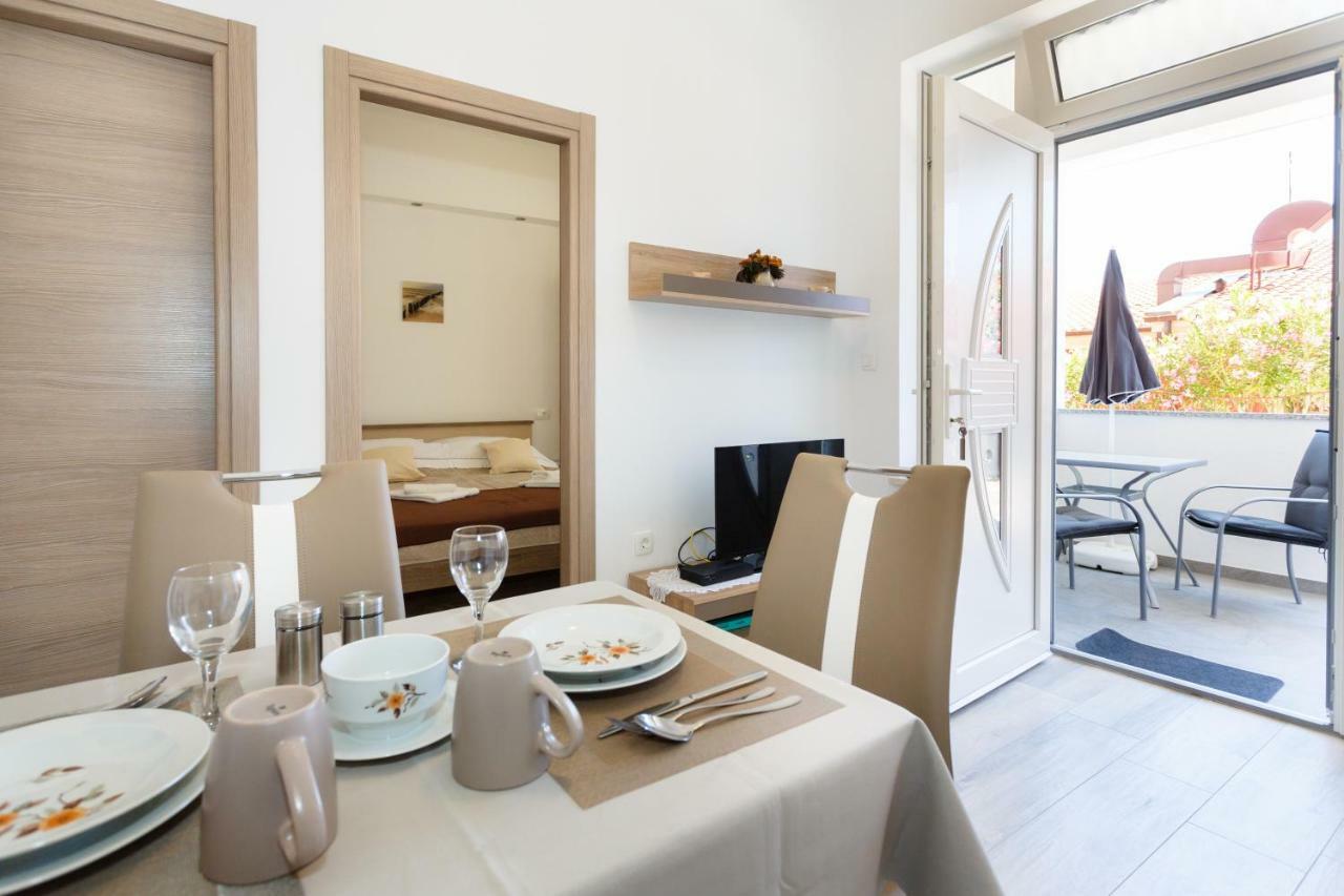 Apartment Rosemary 24 Крк Екстер'єр фото