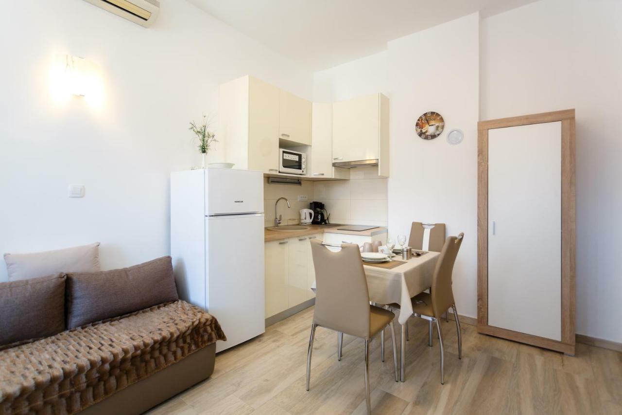 Apartment Rosemary 24 Крк Екстер'єр фото
